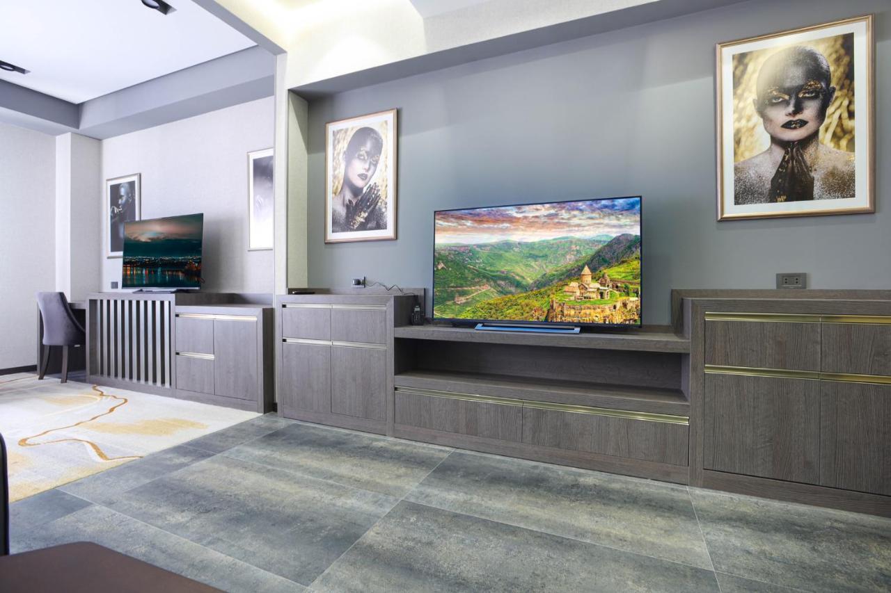 Bourbon Boutique Hotel Ереван Экстерьер фото